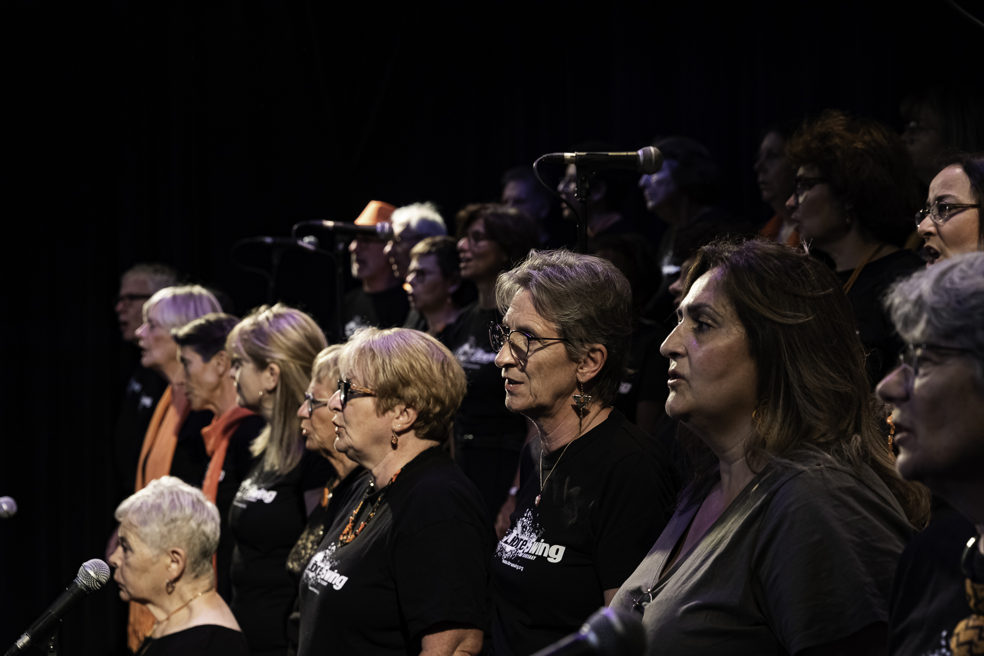 Libre Swing — La chorale au micro